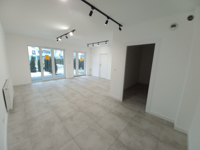 Nowy Bażantów, 51 m2, lokal usługowy z witryną